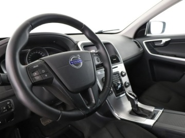 Volvo XC60 I SUV Facelifting 2.0 D3 DRIVE-E 150KM 2017 Volvo XC 60 automat hak pdc grzane fotele navi, zdjęcie 13