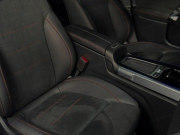 Mercedes GLB SUV 2.0 220d 190KM 2025 MERCEDES-BENZ GLB 220 d 4-Matic AMG Line 2.0 (190KM) 2025, zdjęcie 15