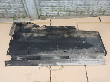 Płyta osłona podwozia lewa audi a4 a5 8T8825207B