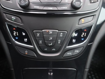 Opel Insignia I Hatchback Facelifting 2.0 CDTI Ecotec 170KM 2015 Opel Insignia 2.0 CDTI, 167 KM, Skóra, Navi, zdjęcie 11