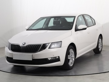 Skoda Octavia III Liftback Facelifting 1.6 TDI 115KM 2018 Skoda Octavia 1.6 TDI, Salon Polska, zdjęcie 1