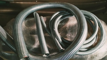 Wąż metalowy uszczelniony fi 28mm 5m