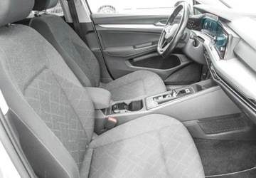 Volkswagen Golf VIII Variant 2.0 TDI 115KM 2021 Volkswagen Golf 2.0 TDI 85KW, kamera cofania, podgrzewane fotele przednie, zdjęcie 11