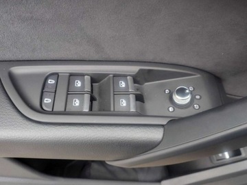 Audi Q5 II Q5-e Facelifting 2.0 50 TFSI e 299KM 2024 Audi Q5 Audi Q5 S-line 50 TFSI e Quattro 299KM S-tronic 2.0 Hybryda Plug-in, zdjęcie 12