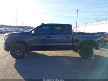 Chevrolet Silverado II 2024 Chevrolet Silverado 1500 Short Bed Lt Trail Boss 2024 2.7 Benzyna 310KM, zdjęcie 2