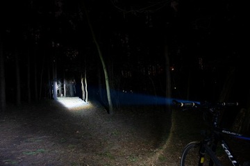 МОЩНАЯ СВЕТОДИОДНАЯ ВЕЛОСИПЕДНАЯ ЛАМПА XML-T6 CREE USB ZOOM