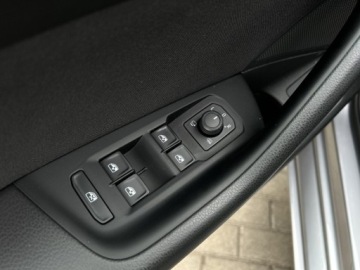 Volkswagen Passat B8 Variant Facelifting 2.0 TDI SCR 150KM 2023 Volkswagen Passat |Podgrzewana Kierownica| Masaż|, zdjęcie 11