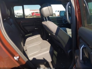 Land Rover Defender IV (L663) 2025 Land Rover Defender P400 Sedona Red Edition 2025 3.0 Benzyna 395KM, zdjęcie 14