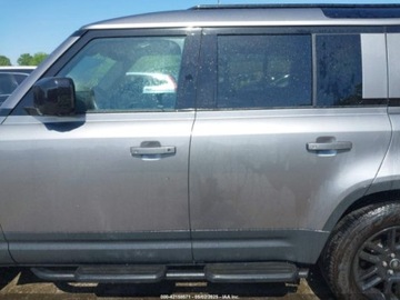 Land Rover Defender IV (L663) 2023 Land Rover Defender 110 SE 2023 3.0l 3.0 Benzyna 395KM, zdjęcie 2