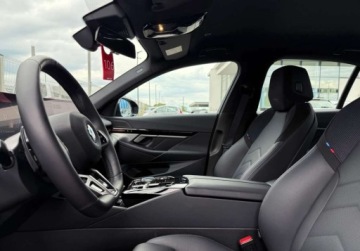 BMW Seria 5 G90-91 Touring 2.0 520d 197KM 2024 BMW Seria 5 520d xDrive M Pakiet 197KM 2.0 Diesel 197KM, zdjęcie 25