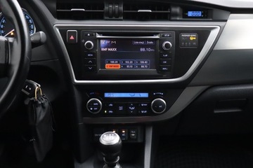 Toyota Auris I Hatchback 3d Facelifting 1.6 Valvematic 132KM 2013 Toyota Auris 1.6 Valvematic, Salon Polska, zdjęcie 11