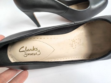 - CLARKS - MARKOWE CZÓŁENKA r. 39,5 skóra