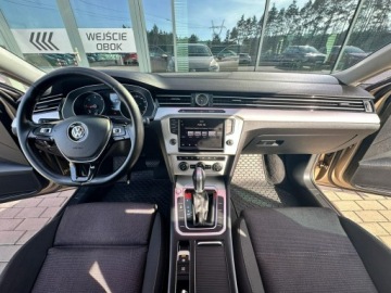 Volkswagen Passat B8 Variant 2.0 TDI BlueMotion SCR 150KM 2016 Volkswagen Passat Variant Łopatki Grzany fotel, zdjęcie 7