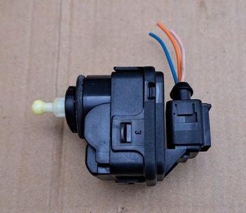 AUDI A3 8L MOTOREK REGULACE SVĚTLOMET 8L0941295