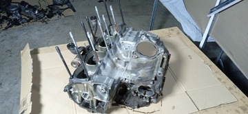 SUZUKI GSF 600 BANDIT CRANKERS КОРПУС БЛОКА ДВИГАТЕЛЯ ВЕРХНИЙ НИЖНИЙ ШАТАНТ