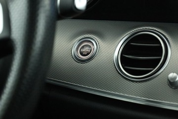 Mercedes Klasa E W213 Limuzyna 2.0 220d 194KM 2016 Mercedes E E 220 d, Salon Polska, Serwis ASO, zdjęcie 16