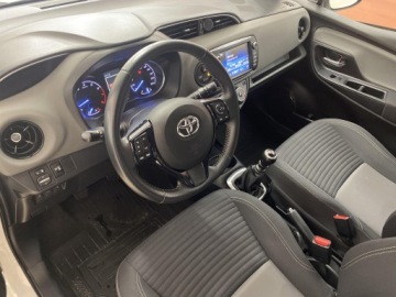 Toyota Yaris III Hatchback 5d Facelifting 2017 1.5 Dual VVT-iE 111KM 2017 Toyota Yaris 1,5-Dual-VVT-iE III (2011-2019) Toyot, zdjęcie 8