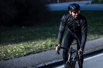 Rogelli ESSENTIAL - велосипедная куртка из софтшелла