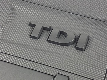 КРЫШКА ДВИГАТЕЛЯ OE VAG SKODA FABIA III 1.4 TDI