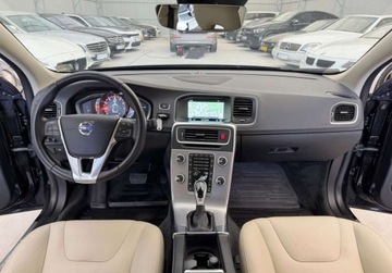 Volvo S60 II Sedan Facelifting 2.0 T5 DRIVE-E 245KM 2017 Volvo S60 S60 2.0 Benz 245 KM 2017r Warszawa 2.0 Benzyna 245KM, zdjęcie 5