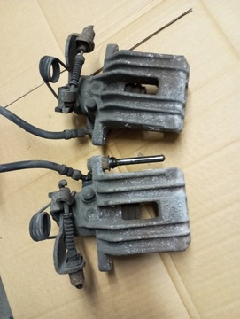 AUDI A4 B6 B7 TŘMEN BRZDOVÝ ZADNÍ LEVÝ