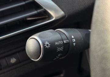 Peugeot 5008 II Crossover Facelifting 1.5 BlueHDi 130KM 2024 Peugeot 5008 1.5 BlueHDi 130KM Allure SS EAT8 Vat 23 serwis ASO 1.5 130KM, zdjęcie 33