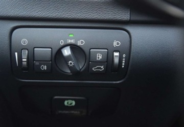 Volvo V60 I Kombi 2.0 D3 163KM 2011 Volvo V60 D3_ Automat_ Hak_ Skory_ Nawigacja_ 2.0 Diesel 163KM, zdjęcie 18