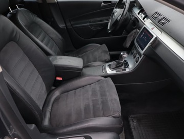 Volkswagen Passat B6 Variant 3.2 V6 FSI 250KM 2009 VW Passat 3.2 FSI, 4X4, DSG, Xenon, Klima, zdjęcie 8