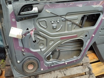 ДВЕРЬ ЗАДНЯЯ ПРАВАЯ OPEL ZAFIRA B Z155