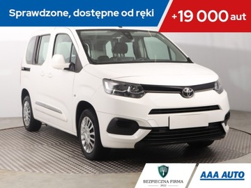 Toyota 2020 Toyota ProAce City Verso 1.5 D-4D, Salon Polska