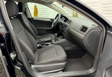 Volkswagen Jetta VI Sedan Facelifting 2.0 TDI 110KM 2016 Volkswagen Jetta Volkswagen Jetta 2.0 TDI DPF BMT Comfortline 2.0 Diesel, zdjęcie 4