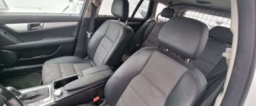 Mercedes Klasa C W204 2009 Mercedes-Benz Klasa C 2009r, 1.8 Benzyna. AUTOMAT. Lekko uszkodzony przod., zdjęcie 6