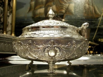 САМАЯ КРАСИВАЯ ПОСЕРЕБРЕННАЯ САХАРНИЦА НЛО С ЛОЖКОЙ ПОДАРОК ​​БАБУШКЕ