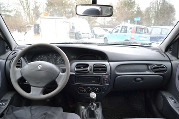 Renault Megane I Hatchback 1.6 i 16V 107KM 2002 Renault Megane BEMOWO 2002 rok produkcji, 1.6 Benzyna KOMIS TYSIAK, zdjęcie 6