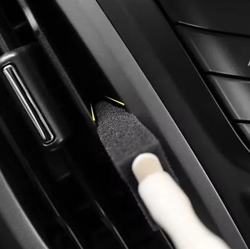 Очиститель решетки вентиляции автомобиля от пыли