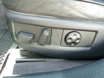 Audi A8 D2 Sedan 3.7 230KM 1996 Audi A8 AUTOMATSKORYKLIMATYZACJAXENONY 3.7 Benzyna 230KM, zdjęcie 7