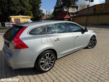 Volvo V60 I Kombi Facelifting 2.0 D4 DRIVE-E 190KM 2015 Volvo V60 Volvo V60 D4 Momentum 2.0 Diesel 190KM, zdjęcie 8