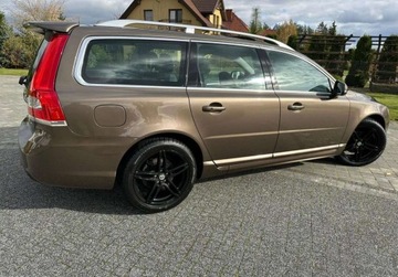 Volvo V70 III Kombi Facelifting 2.0 D4 DRIVE-E 181KM 2015 Volvo V70 2.0D4 Summum Full Opcja Xenon Szyber Nordic Serwis Zadbane 1-wla