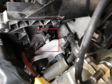 Крышка впускного коллектора BMW B47 2.0D B37 1.5D