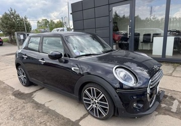 Toyota Yaris IV 2021 MINI Cooper 1.5 136KM 2021r HUD dach panoramiczny automat kamera czarna sk