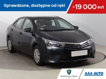 Toyota Corolla X Sedan Facelifting 1.6 Valvematic 132KM 2014 Toyota Corolla 1.6 Valvematic, Salon Polska