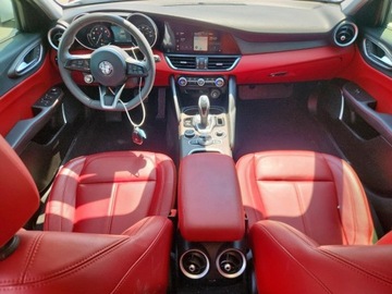 Alfa Romeo Giulia II Sedan Facelifting 2.0 Turbo 280KM 2021 Alfa Romeo Giulia Ti 2021 2.0l 2.0 Benzyna 280KM, zdjęcie 8