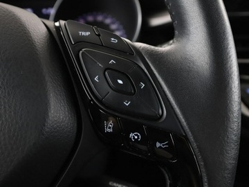 Toyota C-HR I Crossover Facelifting 1.8 Hybrid 122KM 2021 Toyota C-HR HEV kamera klima-auto tempomat hak LED, zdjęcie 29