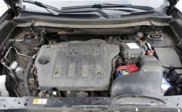 Mitsubishi Outlander III 2017 Mitsubishi Outlander 2.2DI-D 150KM 4WD 4x4 7osobowy Xenony Nawigacja Grzan, zdjęcie 30