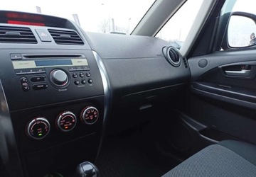 Suzuki SX4 I Hatchback 1.6 i 16V VVT 107KM 2007 Suzuki SX4 Suzuki SX4 1.6 Benzyna 107KM, zdjęcie 9