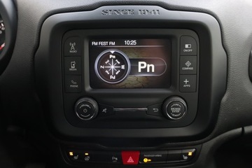 Jeep Renegade SUV 1.4 MultiAir 140KM 2017 Jeep Renegade 1.4 MultiAir, Salon Polska, zdjęcie 17