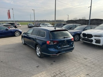 Volkswagen Passat B8 Variant Facelifting 2.0 TDI SCR 150KM 2023 Volkswagen Passat Variant Automat Skóra Kamera, zdjęcie 4