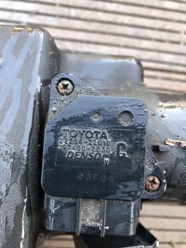 COROLLA VERSO II POUZDRO FILTRU VZDUCHU SENZOR
