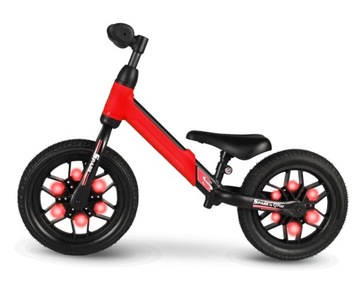 Поездка на беговеле на Qplay Spark RED