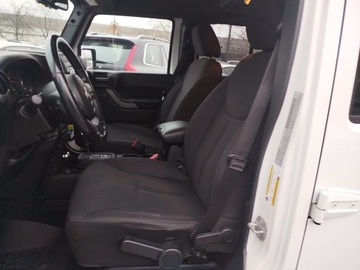 Jeep Wrangler III Unlimited Facelifting 3.6 V6 Pentastar 284KM 2016 JEEP WRANGLER III 3.6 V6 284 KM Bezwypadkowy, SPORT, Automat, VAT 23%, zdjęcie 21